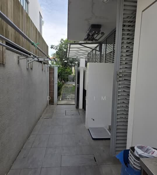 Hilltop Bungalow @ Braddell Height, sundridge park, 7 Bedrooms, 13,000 sqft, Detached House For Sale, by Dan Lim, 500148662 - Exterior - PropertyGuru.com.sg