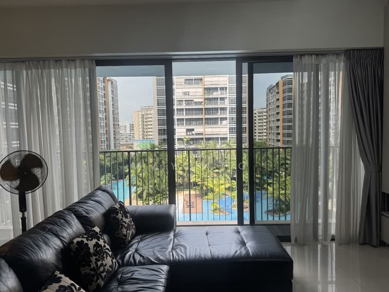 Coco Palms, 21 Pasir Ris Grove, 4 Bedrooms, 1,378 sqft, Condominium For Sale, by May Neo, 500148664 - Living Room - PropertyGuru.com.sg