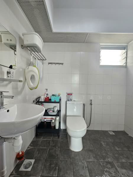 613C Punggol Drive, 613C Punggol Drive, 3 Bedrooms, 1,001 sqft, HDB Flat For Sale, by Bernard Tang, 500148665 - Bathroom - PropertyGuru.com.sg