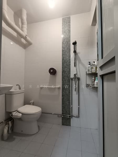 146 Potong Pasir Avenue 1, 146 Potong Pasir Avenue 1, 3 Bedrooms, 1,001 sqft, HDB Flat For Sale, by Frank Wong, 500148669 - Bathroom - PropertyGuru.com.sg