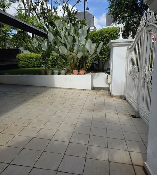 DISTRICT 13, COTSWOLD CLOSE, 6 Bedrooms, 5,500 sqft, Detached House For Sale, by Dan Lim, 500148674 - Exterior - PropertyGuru.com.sg