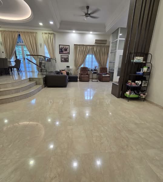 Corner Bungalow @ Braddell Height, COTSWOLD CLOSE, 6 Bedrooms, 5,500 sqft, Detached House For Sale, by Dan Lim, 500148674 - Living Room - PropertyGuru.com.sg