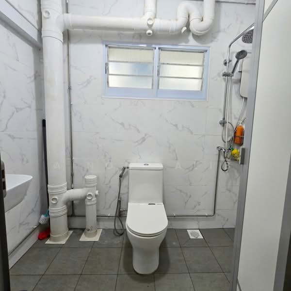 620 Woodlands Drive 52, 620 Woodlands Drive 52, 3 Bedrooms, 979 sqft, HDB Flat For Sale, by Ainon Talib, 500148677 - Bathroom - PropertyGuru.com.sg