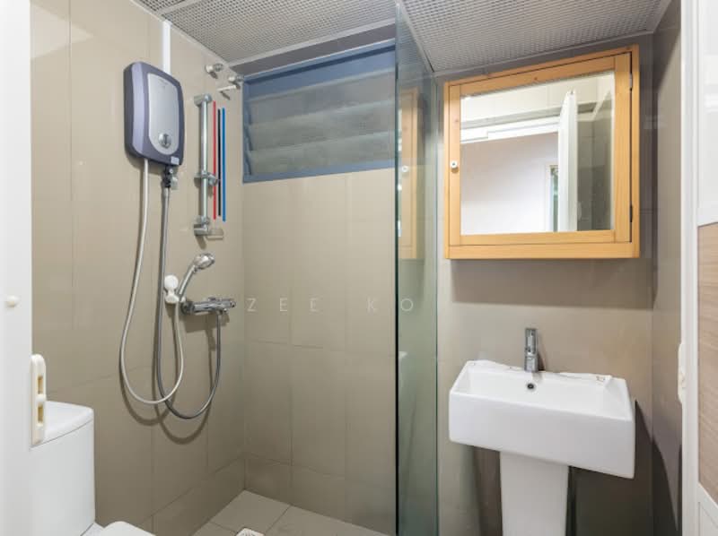 310B Punggol Walk, 310B Punggol Walk, 3 Bedrooms, 990 sqft, HDB Flat For Sale, by Zee Koh, 500148680 - Bathroom - PropertyGuru.com.sg
