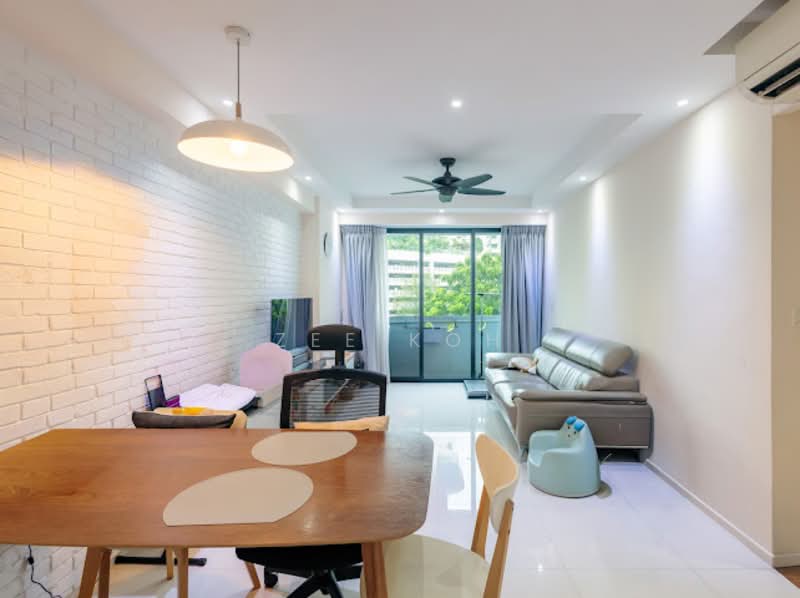 310B Punggol Walk, 310B Punggol Walk, 3 Bedrooms, 990 sqft, HDB Flat For Sale, by Zee Koh, 500148680 - Living Room - PropertyGuru.com.sg