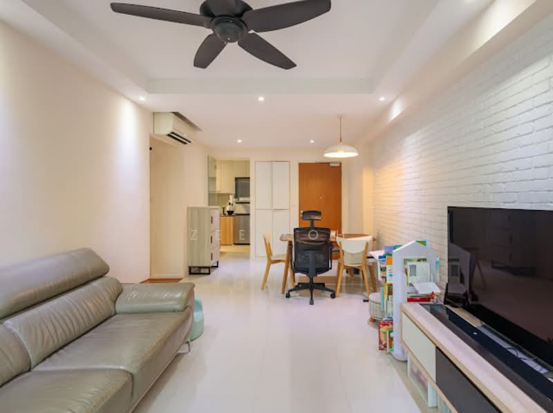 310B Punggol Walk, 310B Punggol Walk, 3 Bedrooms, 990 sqft, HDB Flat For Sale, by Zee Koh, 500148680 - Living Room - PropertyGuru.com.sg