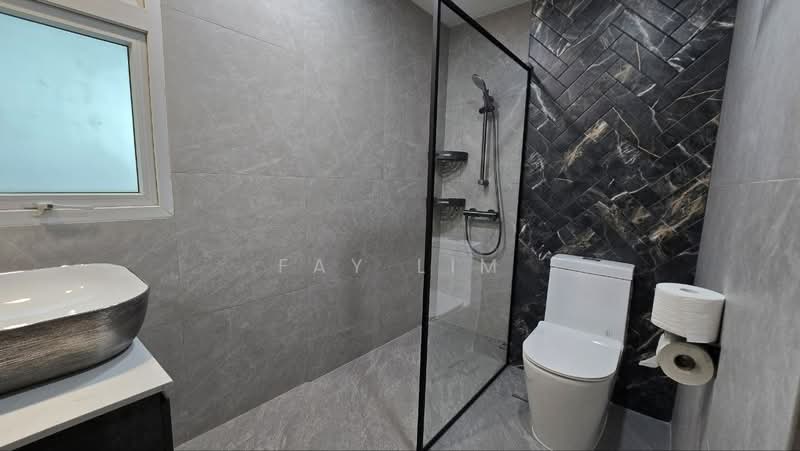 Edelweiss Park Condo, 90 Flora Road, 3 Bedrooms, 1,281 sqft, Condominium For Sale, by Fay Lim, 500148688 - Bathroom - PropertyGuru.com.sg