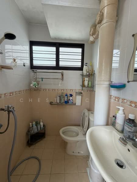 706 Yishun Avenue 5, 706 Yishun Avenue 5, 2 Bedrooms, 882 sqft, HDB Flat For Sale, by Chester Chia, 500148689 - Bathroom - PropertyGuru.com.sg