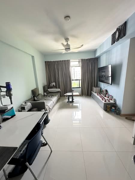 460A Sengkang West Way, 460A Sengkang West Way, Room Rental, 100 sqft, HDB Flat For Rent, by Yeong Wei Jian, 500148707 - Living Room - PropertyGuru.com.sg