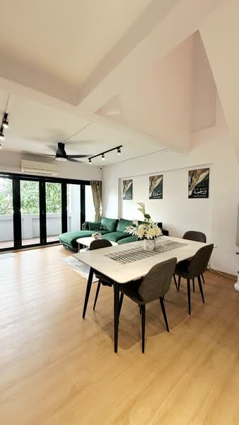 547 Jurong West Street 42, 547 Jurong West Street 42, 3 Bedrooms, 1,506 sqft, HDB Flat For Sale, by Zai ., 500148710 - Living Room & Balcony - PropertyGuru.com.sg