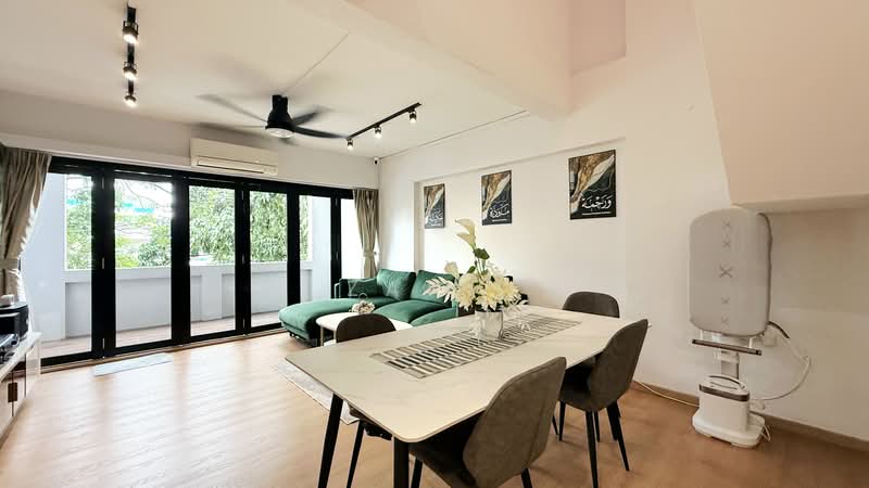 547 Jurong West Street 42, 547 Jurong West Street 42, 3 Bedrooms, 1,506 sqft, HDB Flat For Sale, by Zai ., 500148710 - Living Room & Balcony - PropertyGuru.com.sg