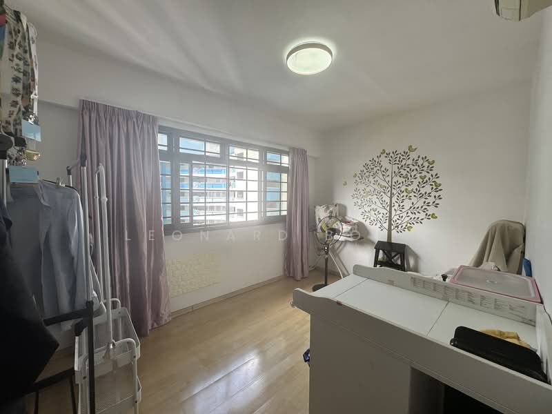 692A Choa Chu Kang Crescent, 692A Choa Chu Kang Crescent, 3 Bedrooms, 1,184 sqft, HDB Flat For Sale, by Leonard Boey, 500148711 - Bedroom - PropertyGuru.com.sg