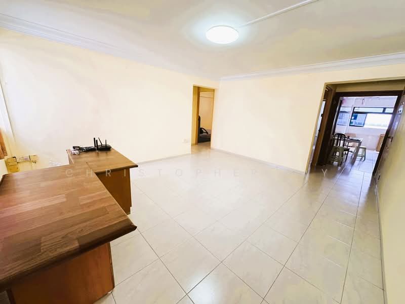 315 Serangoon Avenue 2, 315 Serangoon Avenue 2, 3 Bedrooms, 980 sqft, HDB Flat For Sale, by Christopher Tay, 500148714 - Living Room - PropertyGuru.com.sg