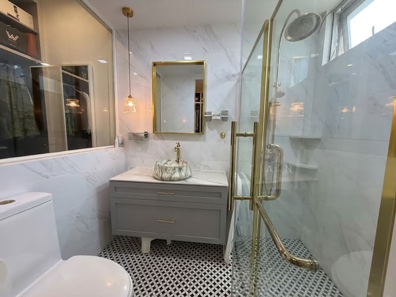 Sunrise Gardens, 51 Sunrise Gardens, 3 Bedrooms, 1,238 sqft, Condominium For Sale, by Michelle Tan, 500148716 - Bathroom - PropertyGuru.com.sg