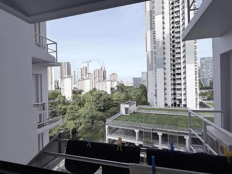 149 Silat Avenue, 149 Silat Avenue, 2 Bedrooms, 721 sqft, HDB Flat For Sale, by Wendy Tan, 500148756 - Balcony - PropertyGuru.com.sg