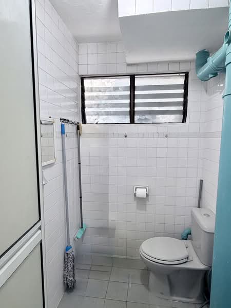 149 Silat Avenue, 149 Silat Avenue, 2 Bedrooms, 721 sqft, HDB Flat For Sale, by Wendy Tan, 500148756 - Bathroom - PropertyGuru.com.sg