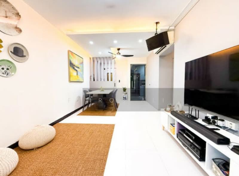 260C Punggol Way, 260C Punggol Way, 3 Bedrooms, 1,001 sqft, HDB Flat For Sale, by Fairos Ali, 500148774 - Living Room - PropertyGuru.com.sg