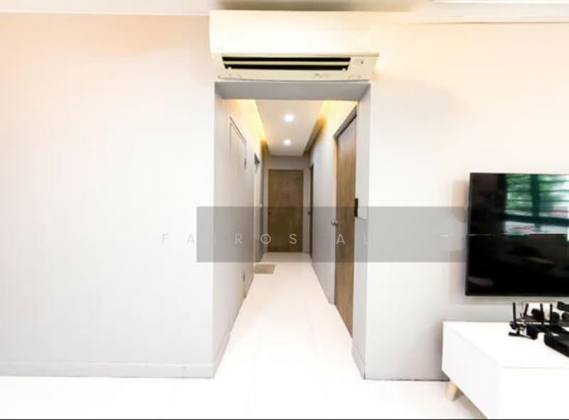 260C Punggol Way, 260C Punggol Way, 3 Bedrooms, 1,001 sqft, HDB Flat For Sale, by Fairos Ali, 500148774 - Corridor - PropertyGuru.com.sg