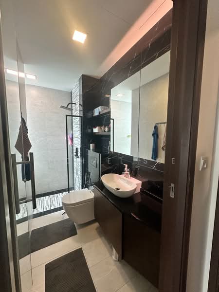 Rosewood Suites, 61 Rosewood Drive, 3 Bedrooms, 1,259 sqft, Condominium For Sale, by Michael Soe, 500148786 - Bathroom - PropertyGuru.com.sg