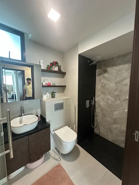Rosewood Suites, 61 Rosewood Drive, 3 Bedrooms, 1,259 sqft, Condominium For Sale, by Michael Soe, 500148786 - Bathroom - PropertyGuru.com.sg