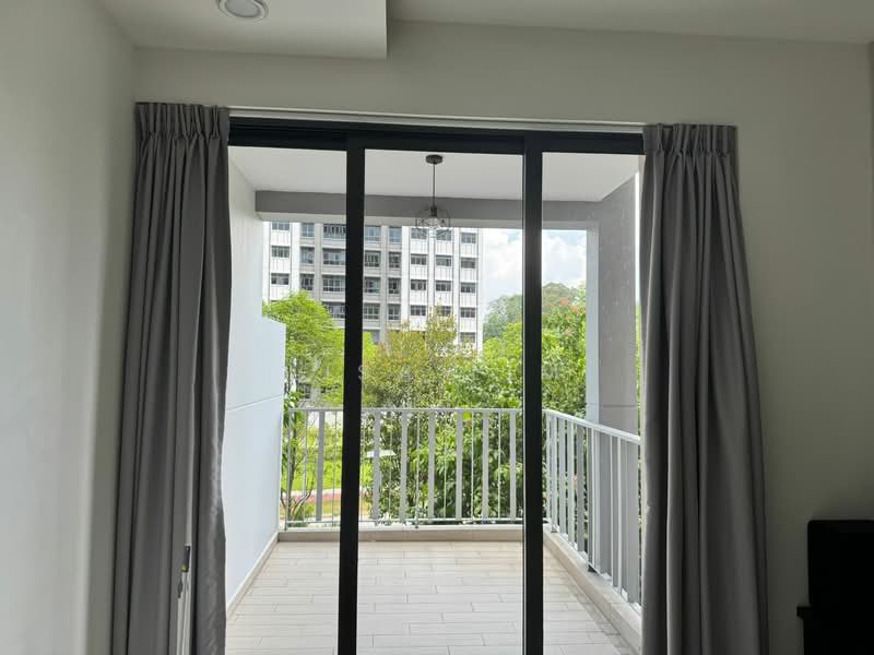The Brownstone, 162 Canberra Drive, 3 Bedrooms, 915 sqft, Executive Condominium For Rent, by Lisa Lim, 500148787 - Balcony - PropertyGuru.com.sg