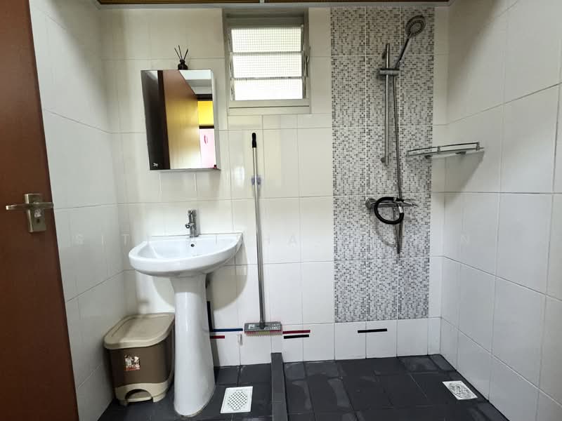 163C Rivervale Crescent, 163C Rivervale Crescent, 3 Bedrooms, 990 sqft, HDB Flat For Sale, by Siti Aisha Yassin, 500148799 - Bathroom - PropertyGuru.com.sg