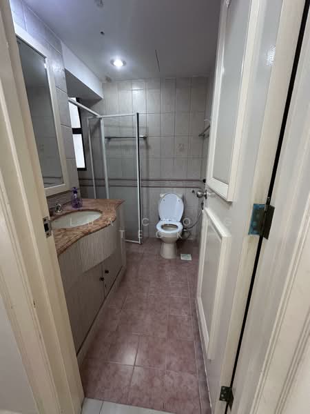 Parkview Apartments, 3 Bukit Batok Street 25, 2 Bedrooms, 980 sqft, Apartment For Rent, by Lua Chong Teck, 500148801 - Bathroom - PropertyGuru.com.sg