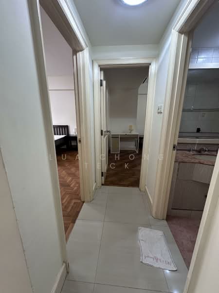 Parkview Apartments, 3 Bukit Batok Street 25, 2 Bedrooms, 980 sqft, Apartment For Rent, by Lua Chong Teck, 500148801 - Corridor - PropertyGuru.com.sg