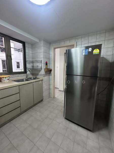 Parkview Apartments, 3 Bukit Batok Street 25, 2 Bedrooms, 980 sqft, Apartment For Rent, by Lua Chong Teck, 500148801 - Kitchen - PropertyGuru.com.sg