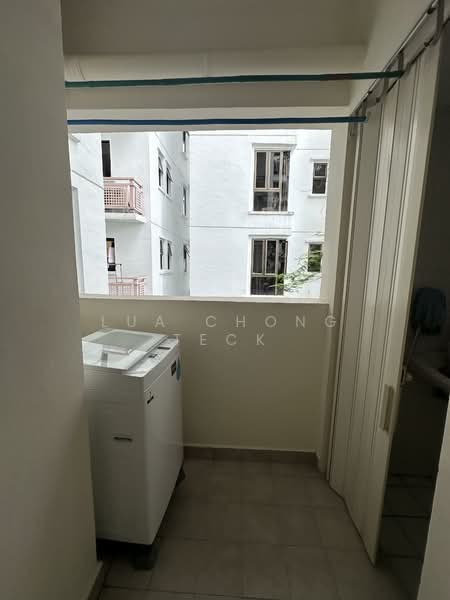 Parkview Apartments, 3 Bukit Batok Street 25, 2 Bedrooms, 980 sqft, Apartment For Rent, by Lua Chong Teck, 500148801 - Balcony - PropertyGuru.com.sg