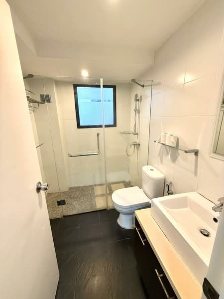 Central Green, 1 Jalan Membina, Room Rental, 200 sqft, Condominium For Rent, by Sean Ong, 500148802 - Bathroom - PropertyGuru.com.sg
