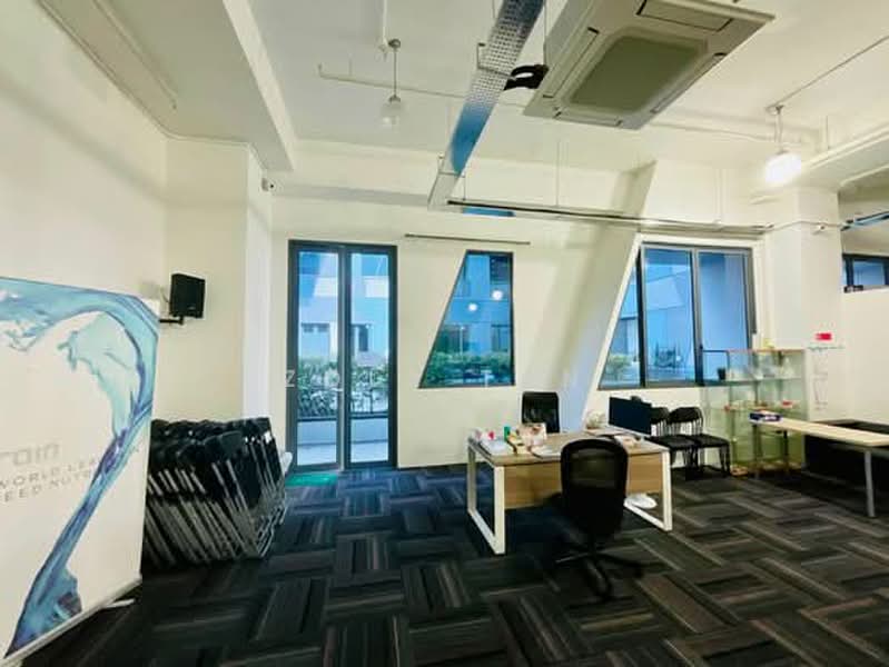 CT Hub, 2 Kallang Avenue, 1,668 sqft, Light Industrial (B1) For Sale, by Zola Tan, 500148812 - CommercialGuru.com.sg