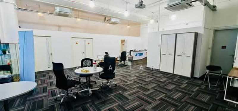 CT Hub, 2 Kallang Avenue, 1,668 sqft, Light Industrial (B1) For Sale, by Zola Tan, 500148812 - CommercialGuru.com.sg