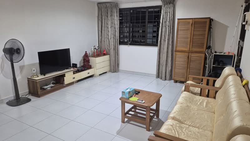 426 Ang Mo Kio Avenue 3, 426 Ang Mo Kio Avenue 3, 3 Bedrooms, 990 sqft, HDB Flat For Sale, by Clemence Boey, 500148818 - Living Room - PropertyGuru.com.sg