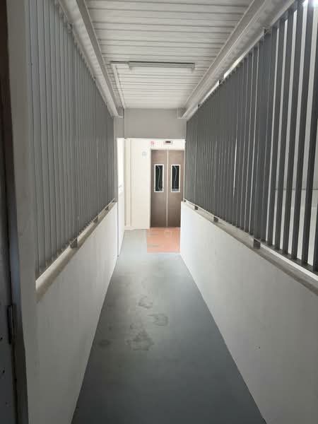 487C Tampines Street 45, 487C Tampines Street 45, 3 Bedrooms, 1,140 sqft, HDB Flat For Sale, by Zeno ., 500148821 - Corridor - PropertyGuru.com.sg