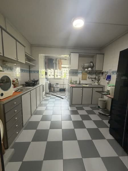 487C Tampines Street 45, 487C Tampines Street 45, 3 Bedrooms, 1,140 sqft, HDB Flat For Sale, by Zeno ., 500148821 - Kitchen - PropertyGuru.com.sg