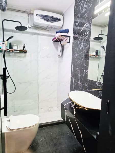 367 Tampines Street 34, 367 Tampines Street 34, 3 Bedrooms, 1,291 sqft, HDB Flat For Sale, by Ina Sultan, 500148822 - Bathroom - PropertyGuru.com.sg
