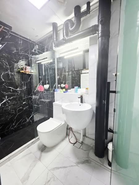 367 Tampines Street 34, 367 Tampines Street 34, 3 Bedrooms, 1,291 sqft, HDB Flat For Sale, by Ina Sultan, 500148822 - Bathroom - PropertyGuru.com.sg