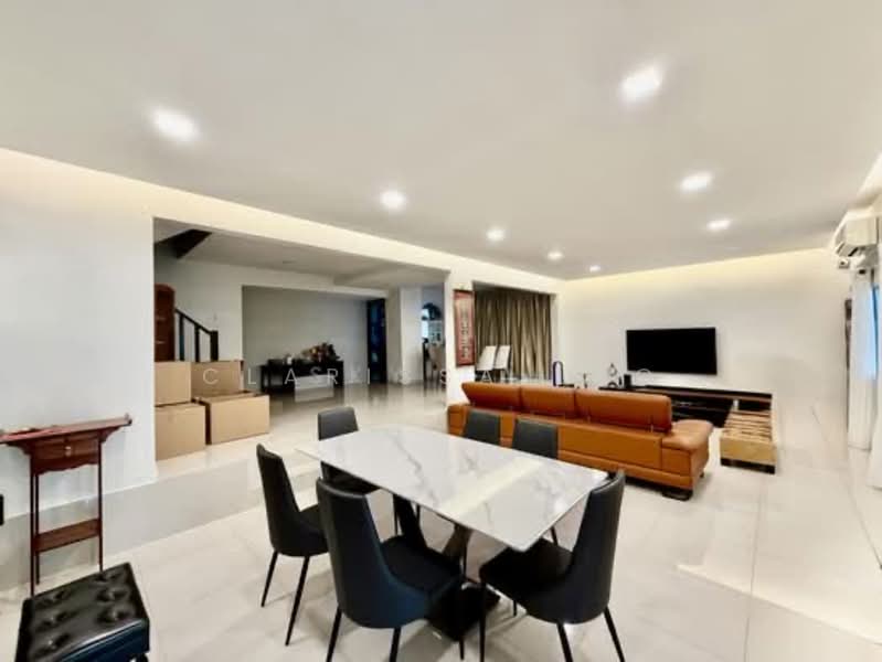 29 Dyson road, , 5 Bedrooms, 3,500 sqft, Corner Terrace For Rent, by Clarissa Loo, 500148837 - Living Room - PropertyGuru.com.sg