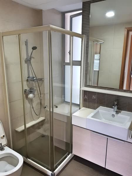 The Esta, 39 Amber Gardens, 3 Bedrooms, 1,313 sqft, Condominium For Sale, by Tziee Tan, 500148839 - Bathroom - PropertyGuru.com.sg