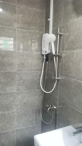 850 Yishun Street 81, 850 Yishun Street 81, 3 Bedrooms, 1,108 sqft, HDB Flat For Rent, by Ivy Yong, 500148855 - Bathroom - PropertyGuru.com.sg