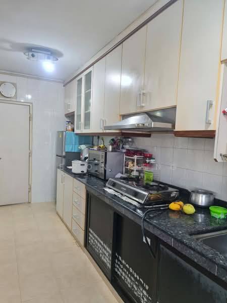 275D Jurong West Street 25, 275D Jurong West Street 25, 3 Bedrooms, 958 sqft, HDB Flat For Rent, by Veron Heng, 500148866 - Kitchen - PropertyGuru.com.sg