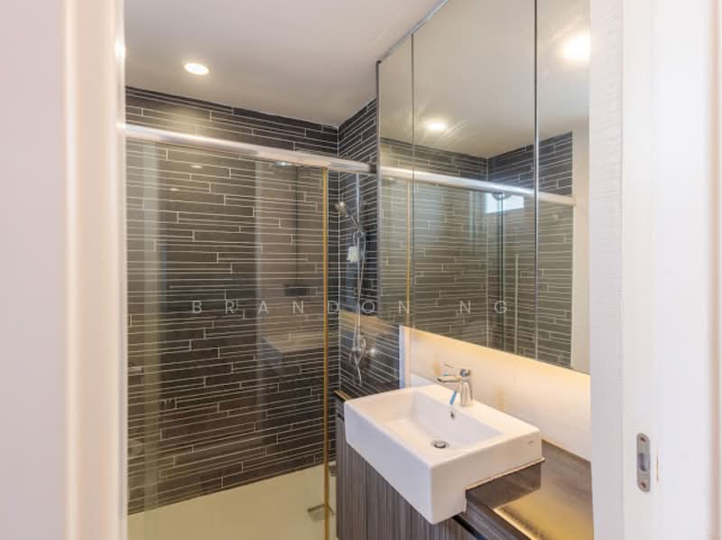 Homes at Eastwood Place, 8 Eastwood Place, 6 Bedrooms, 5,200 sqft, Terraced House For Sale, by Brandon Ng, 500148867 - Bathroom 1 - PropertyGuru.com.sg