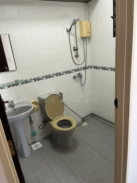 26C Jalan Membina, 26C Jalan Membina, 2 Bedrooms, 645 sqft, HDB Flat For Rent, by Glen Ong, 500148868 - Bathroom - PropertyGuru.com.sg