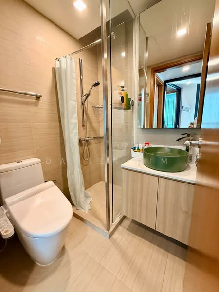 Cabana, 57 Sunrise Terrace, 4 Bedrooms, 2,939 sqft, Cluster House For Sale, by Damien Lim, 500148876 - Bathroom - PropertyGuru.com.sg