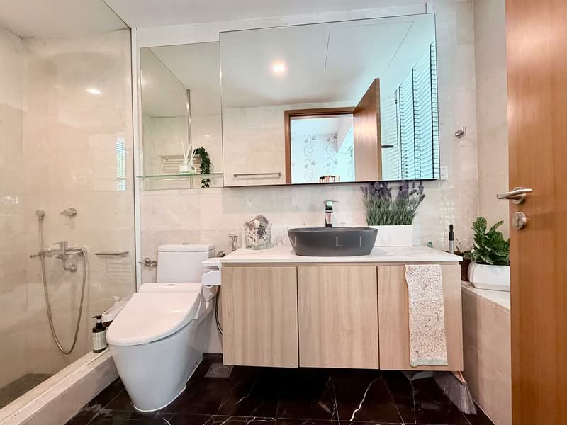 Cabana, 57 Sunrise Terrace, 4 Bedrooms, 2,939 sqft, Cluster House For Sale, by Damien Lim, 500148876 - Bathroom - PropertyGuru.com.sg
