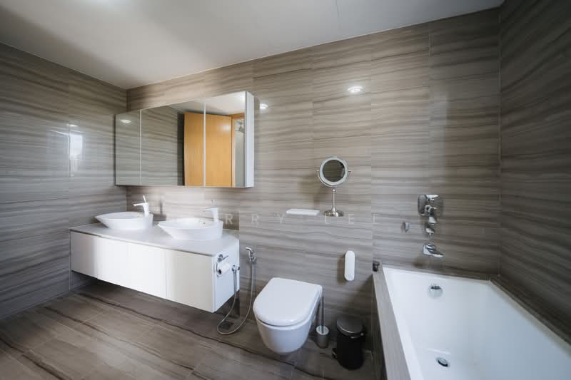 Mon Jervois, 45 Jervois Road, 3 Bedrooms, 1,475 sqft, Condominium For Sale, by Larry Lee, 500148879 - Bathroom - PropertyGuru.com.sg