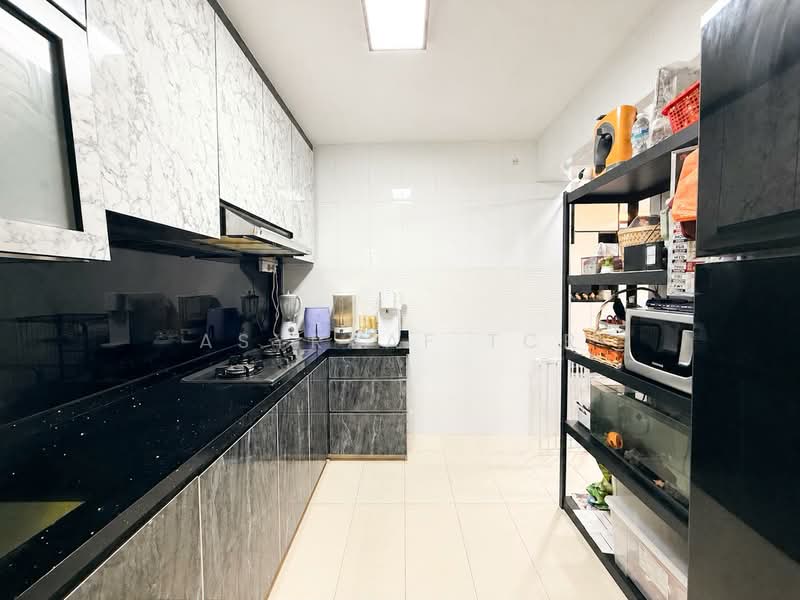438A Bukit Batok West Avenue 8, 438A Bukit Batok West Avenue 8, 3 Bedrooms, 1,001 sqft, HDB Flat For Sale, by Asyraaf TCR, 500148883 - Kitchen - PropertyGuru.com.sg