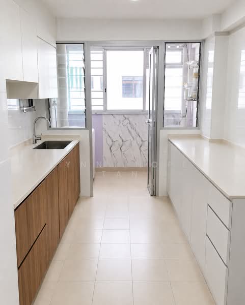 511B Yishun Street 51, 511B Yishun Street 51, 3 Bedrooms, 1,066 sqft, HDB Flat For Sale, by Lynn Hope Tan, 500148885 - Kitchen - PropertyGuru.com.sg