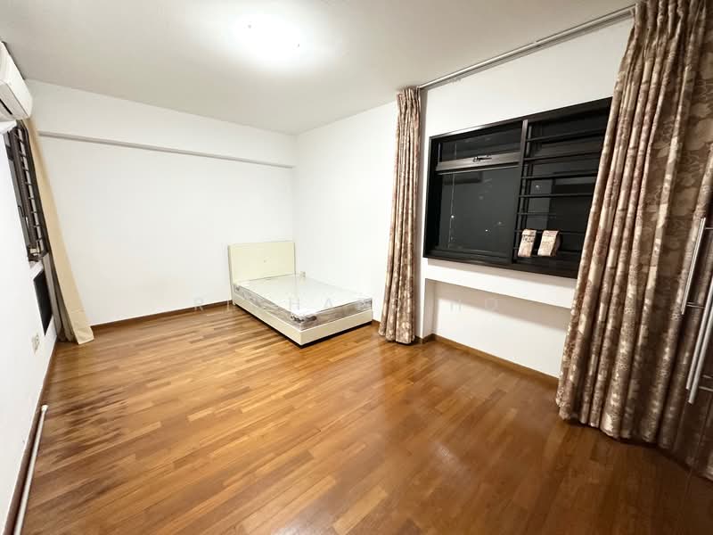 143 Lorong 2 Toa Payoh, 143 Lorong 2 Toa Payoh, 3 Bedrooms, 1,184 sqft, HDB Flat For Sale, by Richard Ho, 500148893 - Master Bedroom - PropertyGuru.com.sg